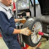 Thay lốp xe ô tô